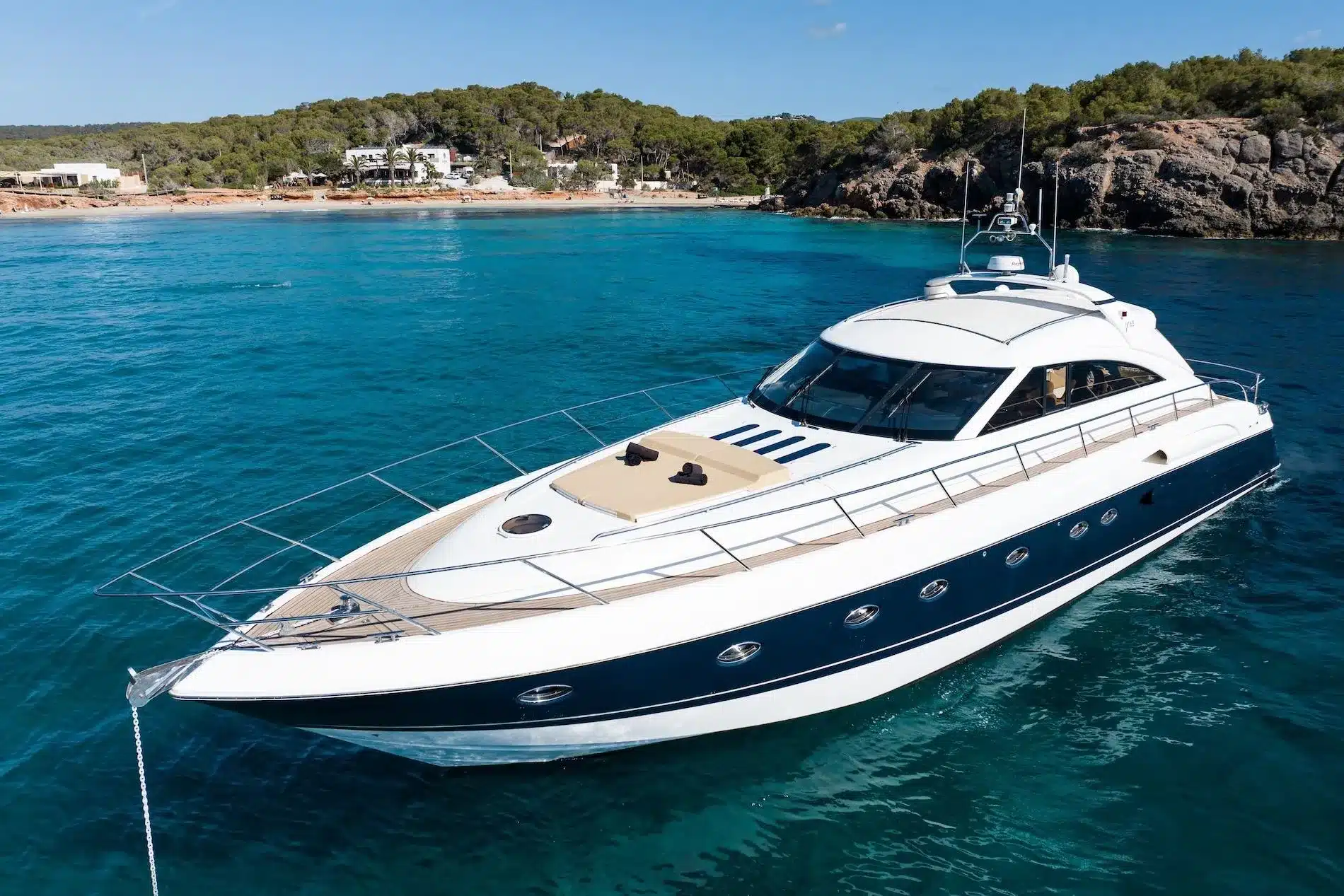יאכטת היוקרה Princess V65 Venus בשייט